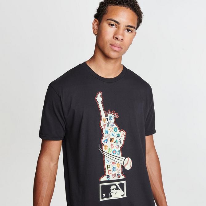 Mitchell and Ness Men's Derek Jeter Printed Graphic T-Shirt in Black/Black Size XL | Cotton