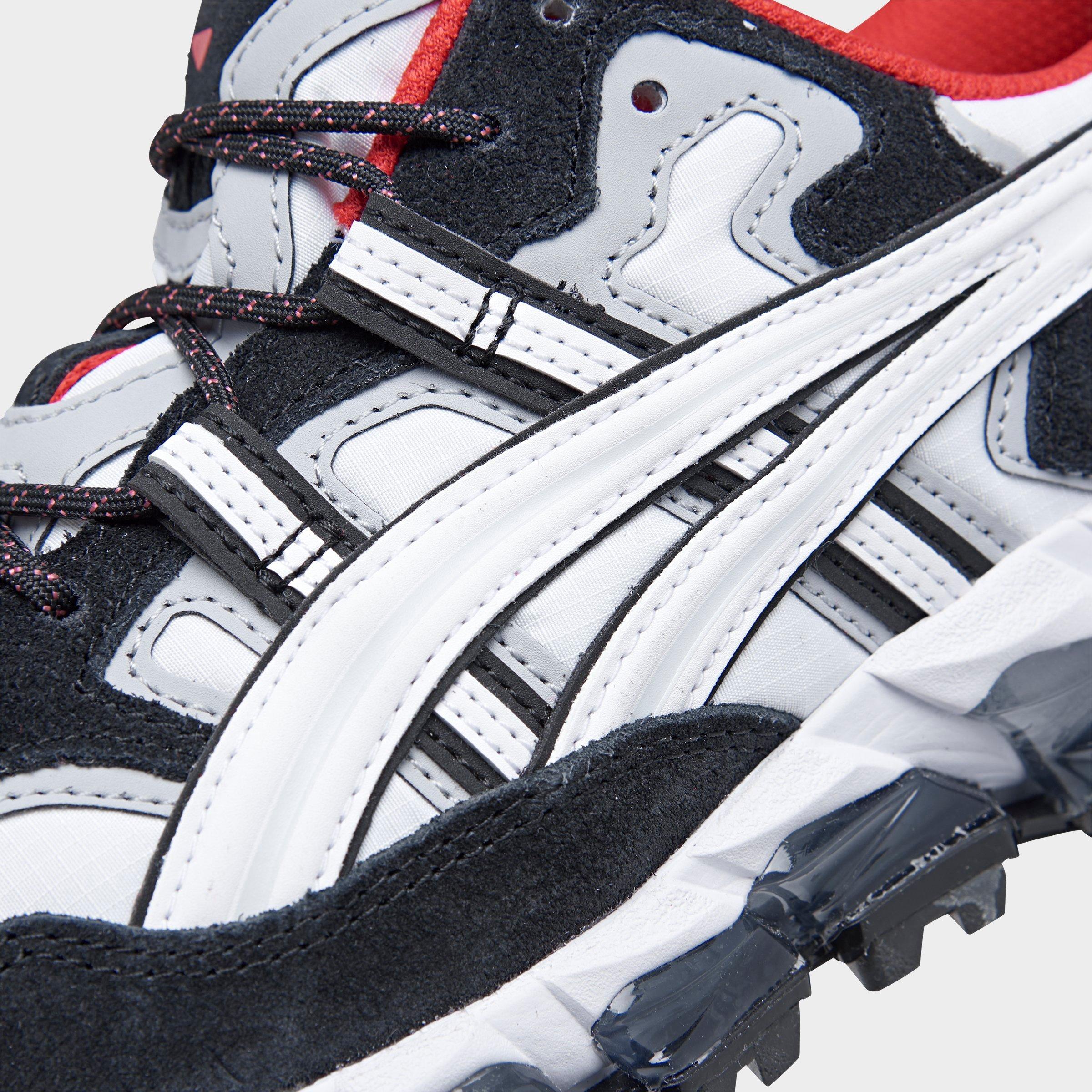 mens asic running shoes