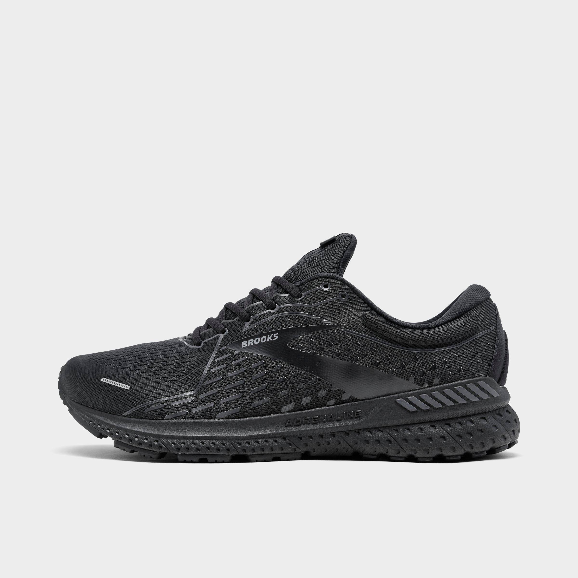 do brooks shoes come in wide width