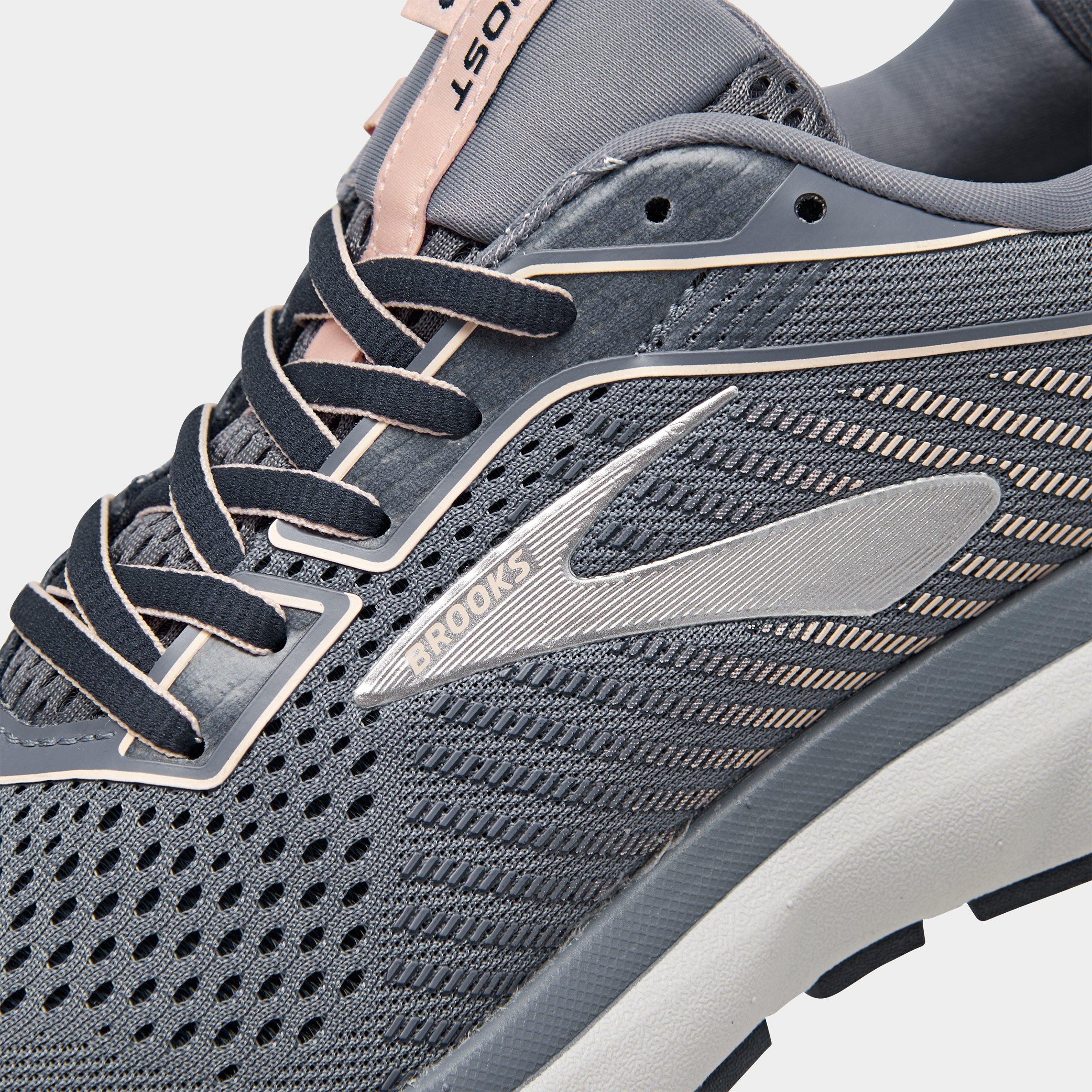 brooks ghost womens wide width