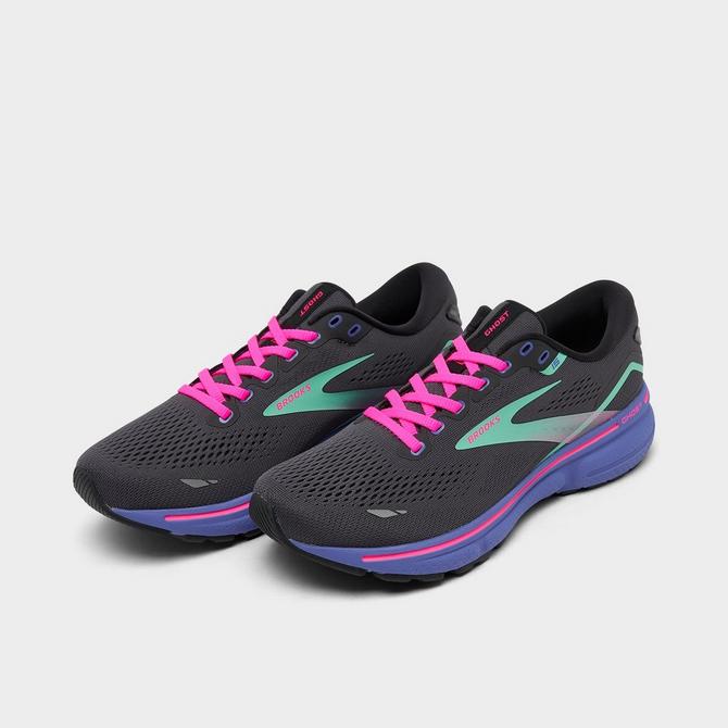 Black women's brooks outlet shoes