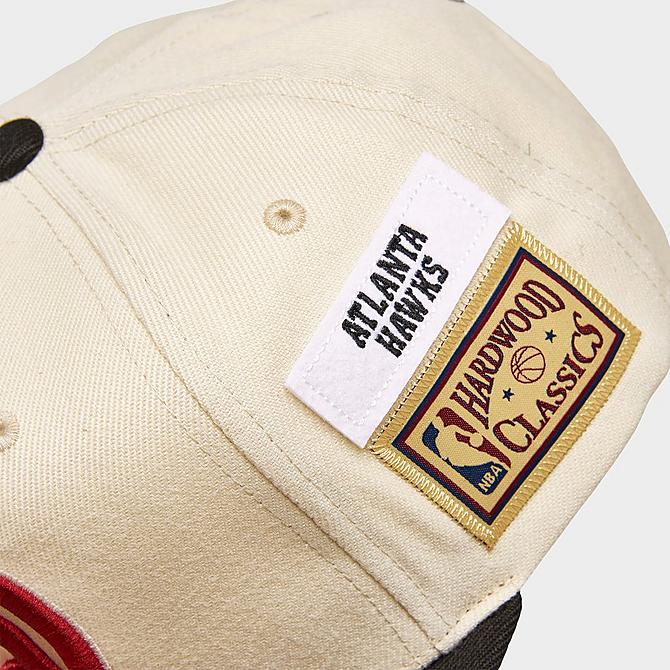 Left view of Mitchell & Ness NBA Atlanta Hawks Vintage Jockey HWC Snapback Hat in Off White Click to zoom