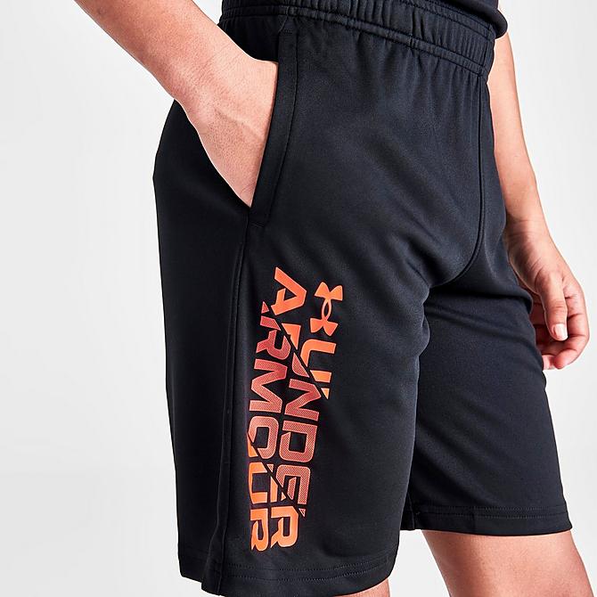 On Model 5 view of Boys' Under Armour UA Prototype 2.0 Wordmark Shorts in Black/Beta Click to zoom