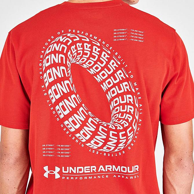 On Model 5 view of Men's Under Armour Signature Vortex T-Shirt in Radiant Red/Mod Grey Click to zoom