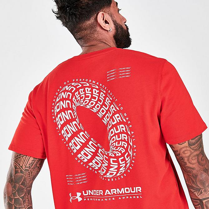 On Model 6 view of Men's Under Armour Signature Vortex T-Shirt in Radiant Red/Mod Grey Click to zoom