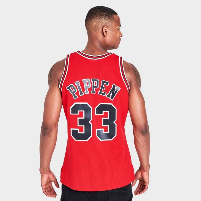 Men's Mitchell & Ness Scottie Pippen Black Chicago Bulls Hardwood Classics  Stitch Name & Number T-Shirt