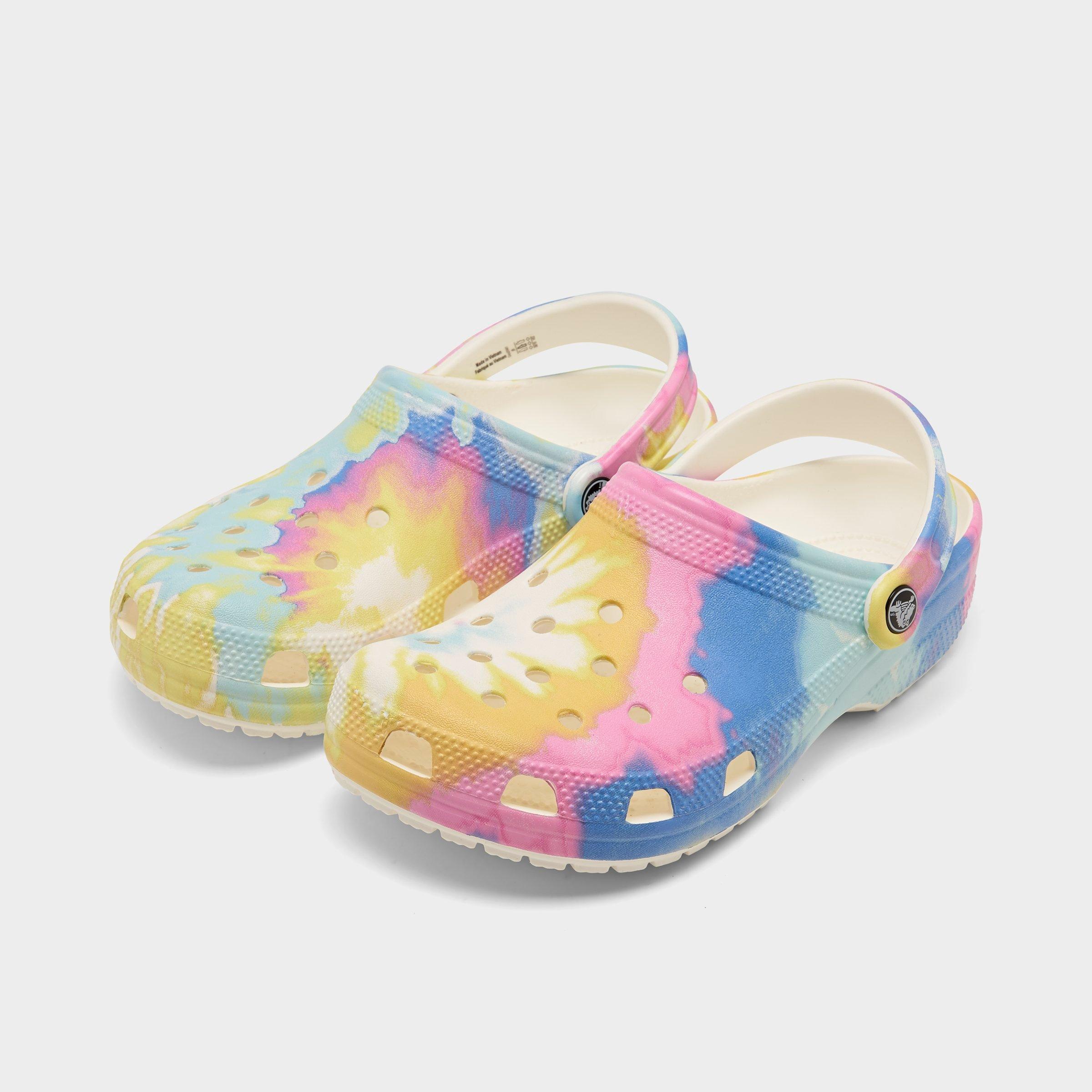 crocs classic tie dye graphic clog