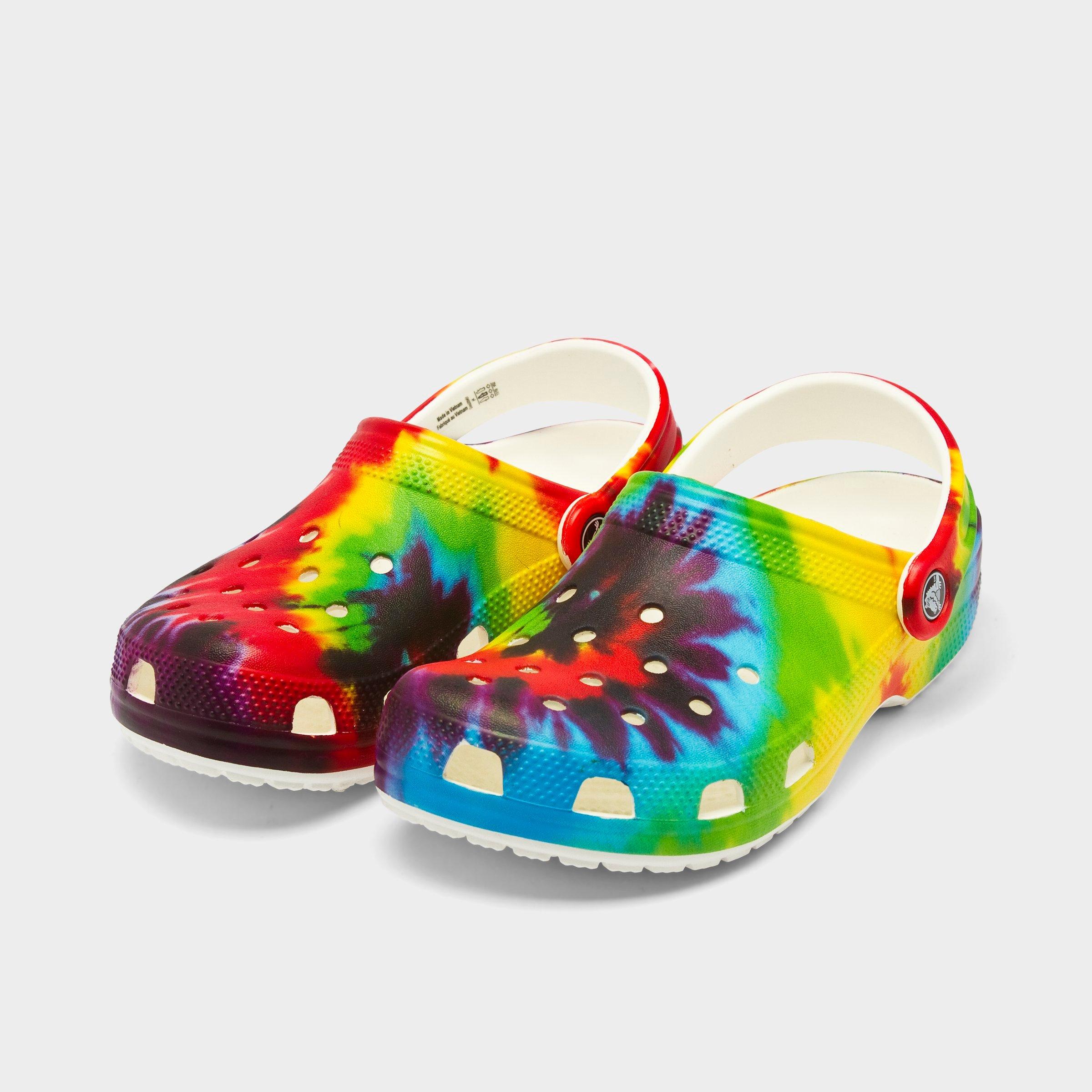 tie dye graphic crocs