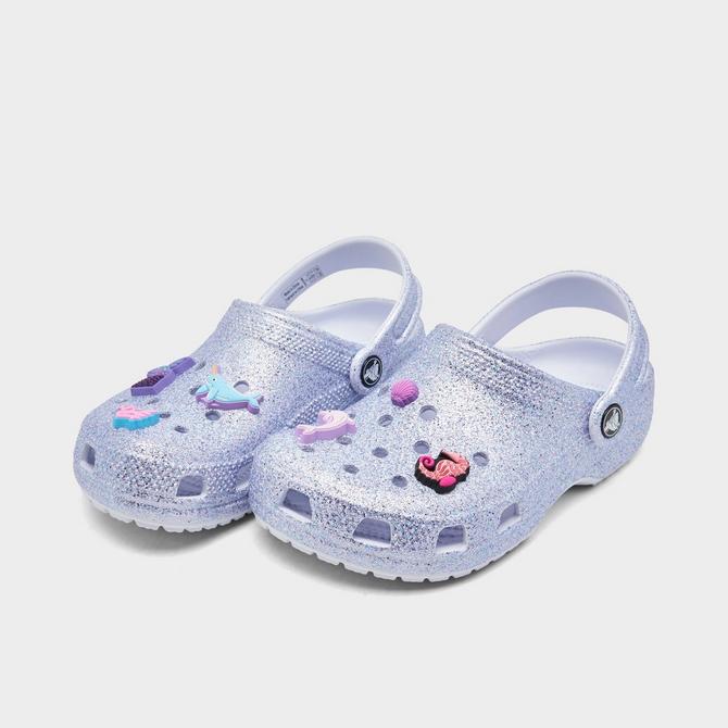 Three Quarter view of Girls' Little Kids' Crocs Classic Glitter Sea Friends Clog Shoes in Dreamscape Click to zoom