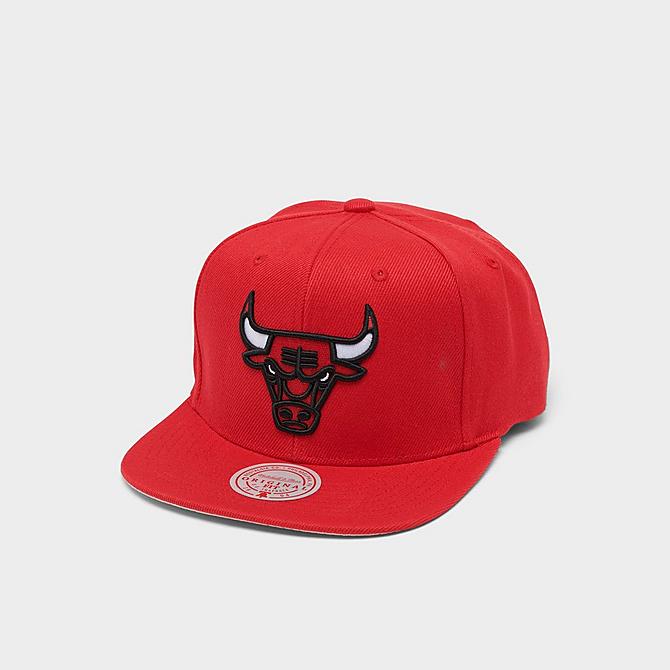 Three Quarter view of Mitchell & Ness Chicago Bulls All Love Snapback Hat in Red Click to zoom