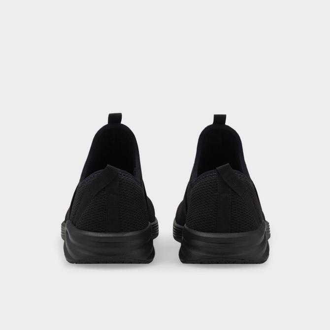 All black slip outlet on pumas