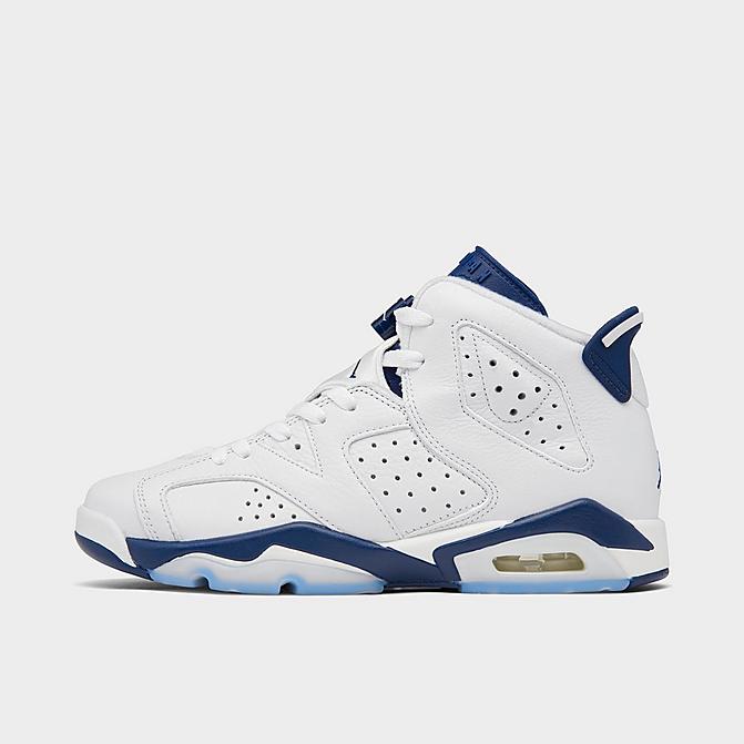 Right view of Big Kids' Air Jordan Retro 6 Basketball Shoes in White/Midnight Navy Click to zoom
