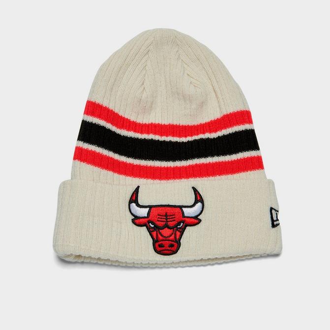 Black New Era NBA Chicago Bulls Pom Beanie Hat