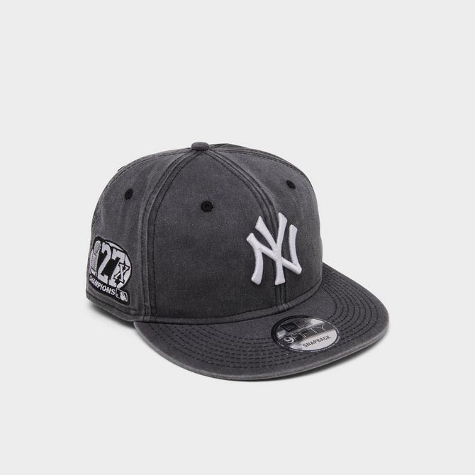 Side View Of New York Yankees Ball Cap Stock Photo - Download
