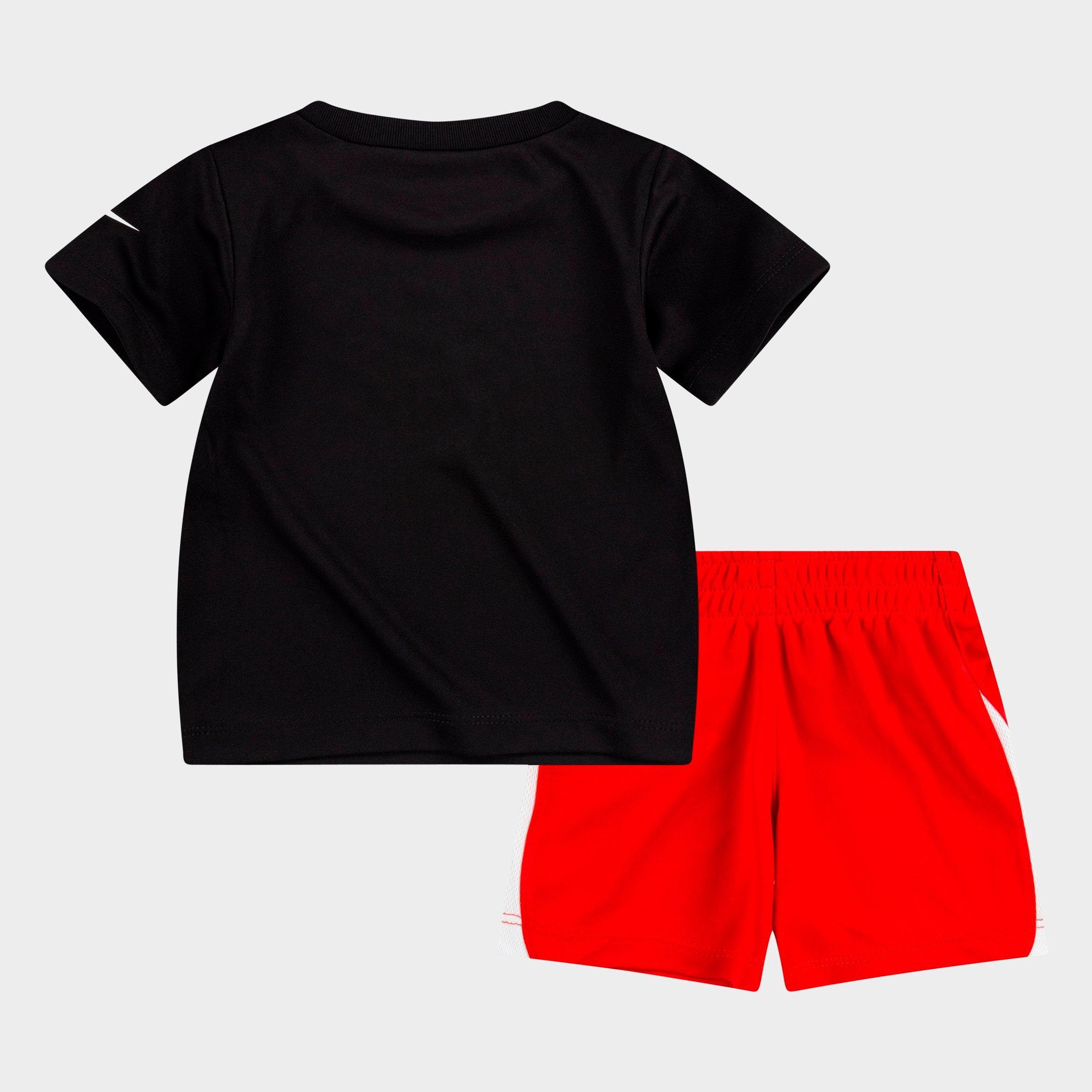 infant nike shorts and shirt