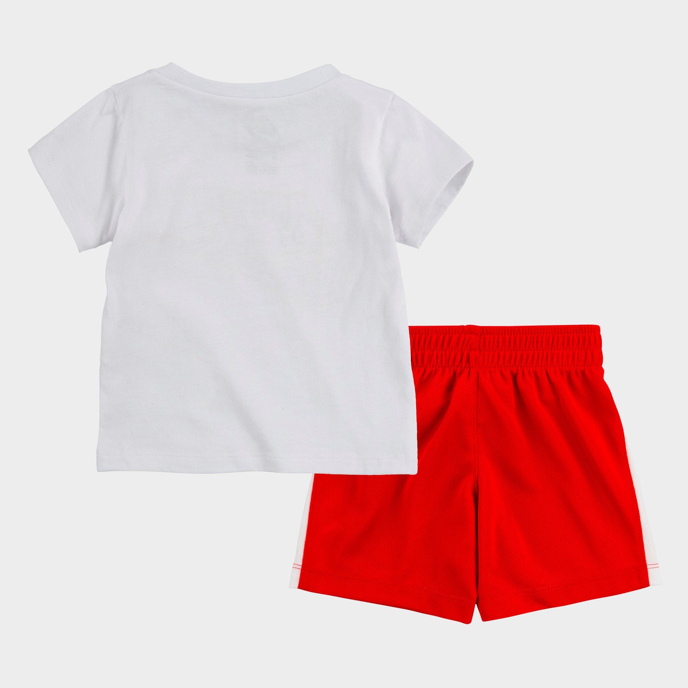 infant nike shorts and shirt