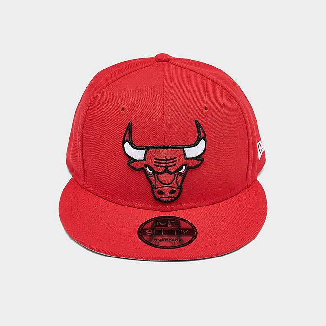 Right view of New Era Chicago Bulls NBA Basic 9FIFTY Snapback Hat in Red Click to zoom