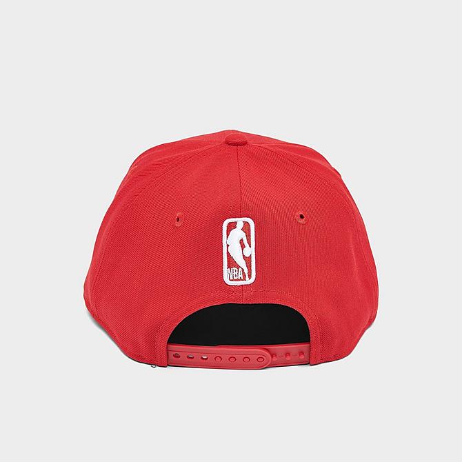 Left view of New Era Chicago Bulls NBA Basic 9FIFTY Snapback Hat in Red Click to zoom