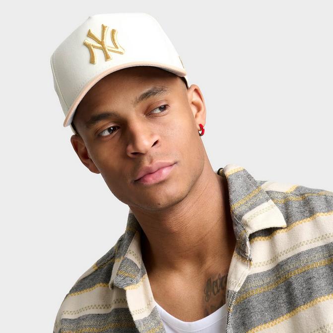 Right view of New Era New York Yankees MLB 9FORTY Snapback Hat in Chrome/Gold Click to zoom