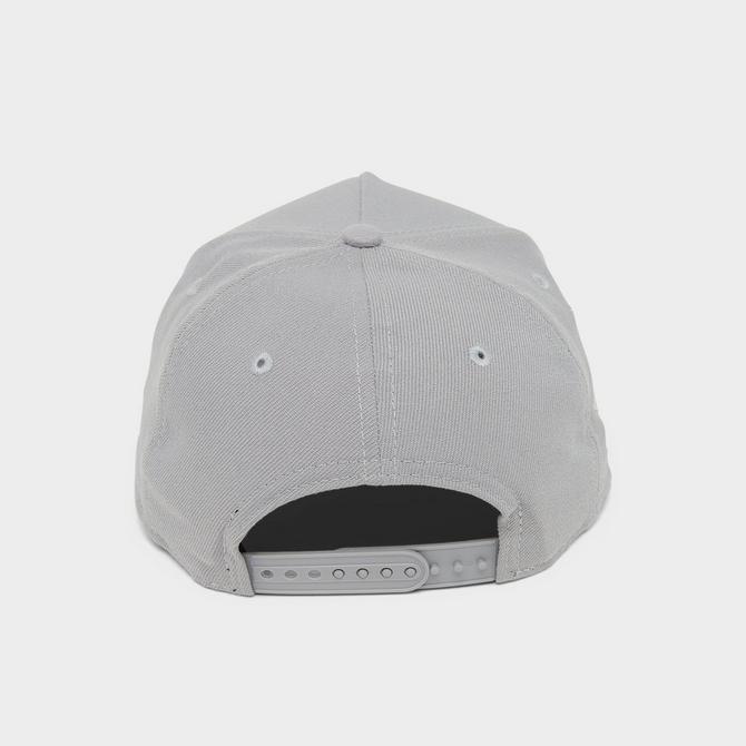 Left view of New Era New York Yankees MLB 9FORTY Snapback Hat in Grey/Grey Click to zoom