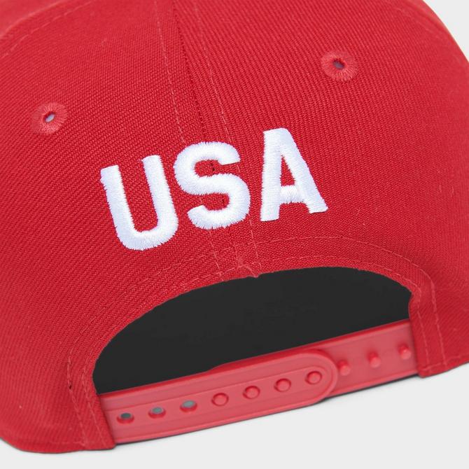 Top view of New Era New York Yankees USA MLB 9FORTY Snapback Hat in Red Click to zoom