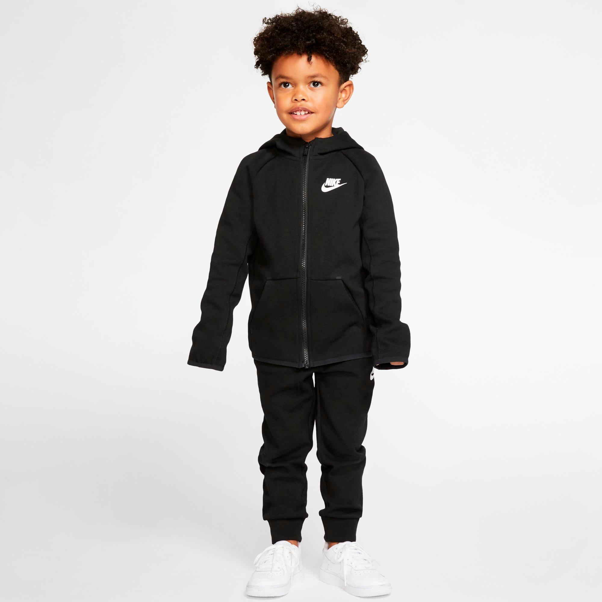 youth nike tech fleece