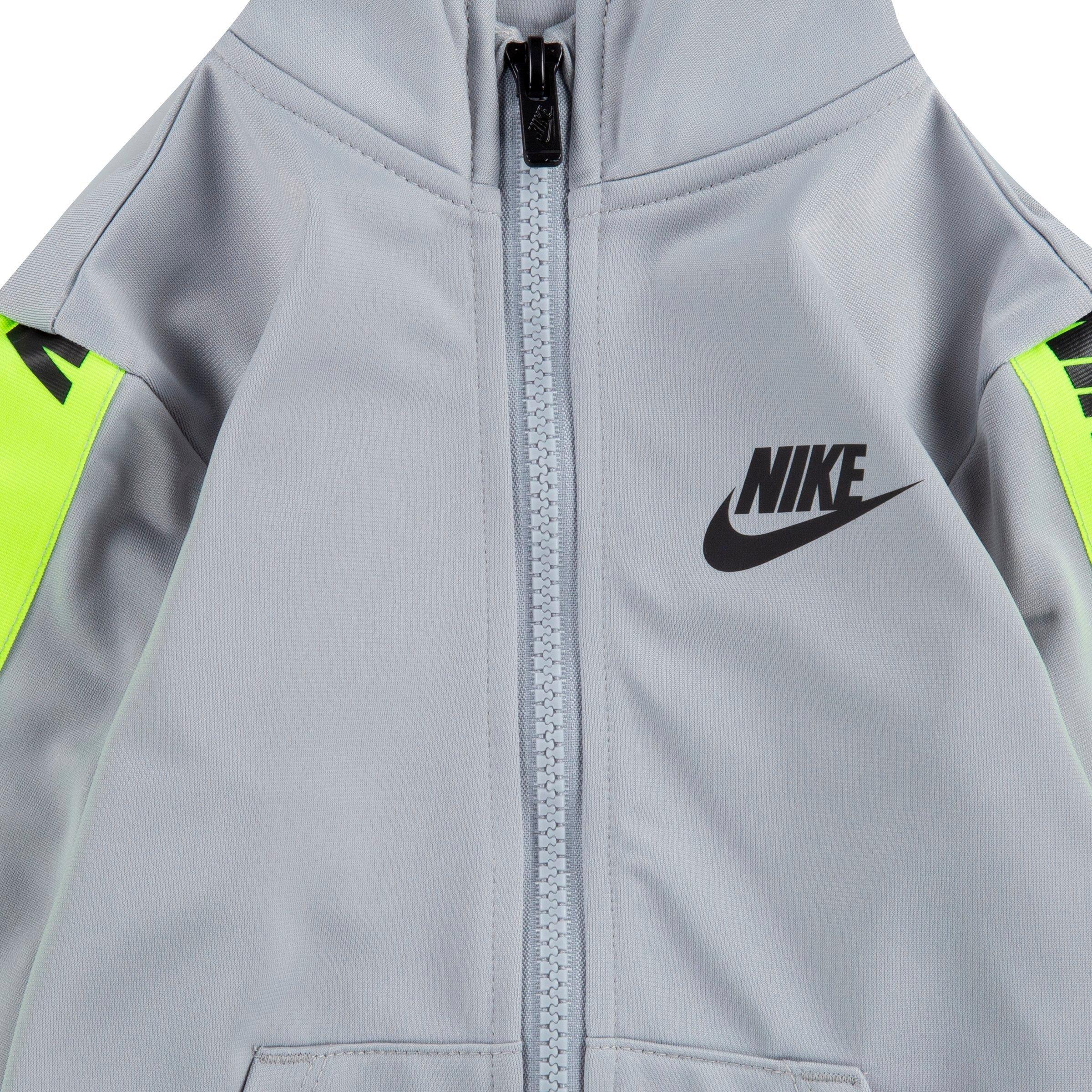 nike jacket and joggers set