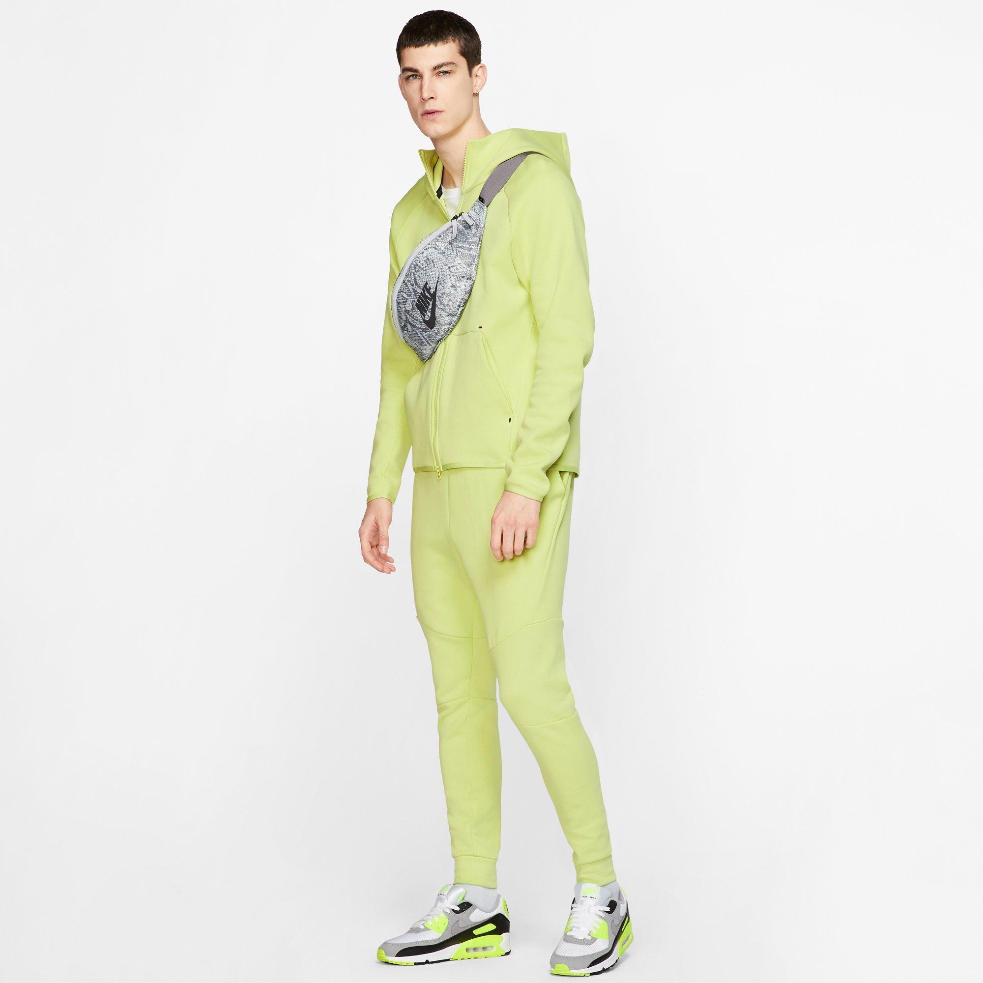 men nike tech fleece joggers