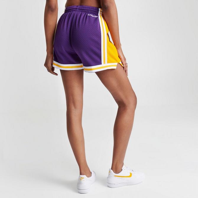 Los Angeles Lakers Nike Men's Dri-Fit NBA Swingman Jersey in White, Size: XS | DO9448-101