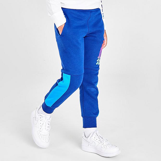 Back Right view of Boys' Little Kids' Nike Rise Fleece Jogger Pants in Blue/Multi Click to zoom