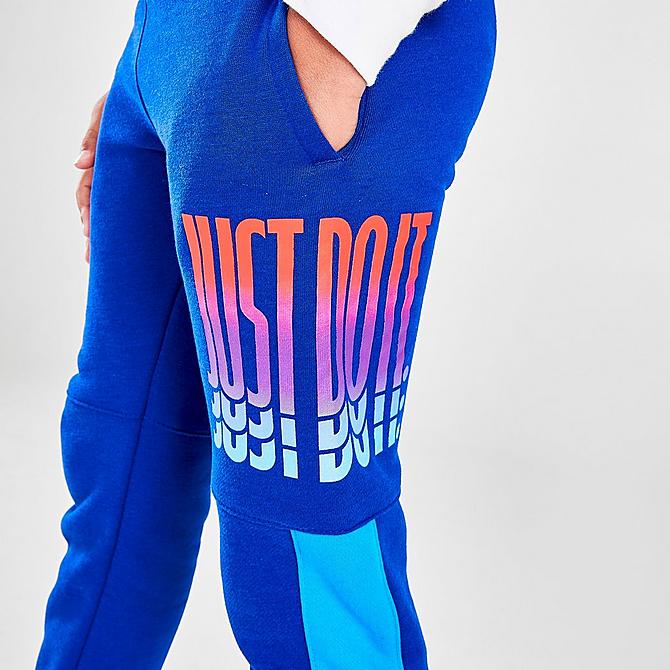 On Model 5 view of Boys' Little Kids' Nike Rise Fleece Jogger Pants in Blue/Multi Click to zoom