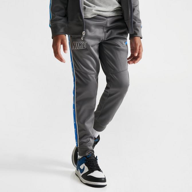 Nike jogger logo discount tape