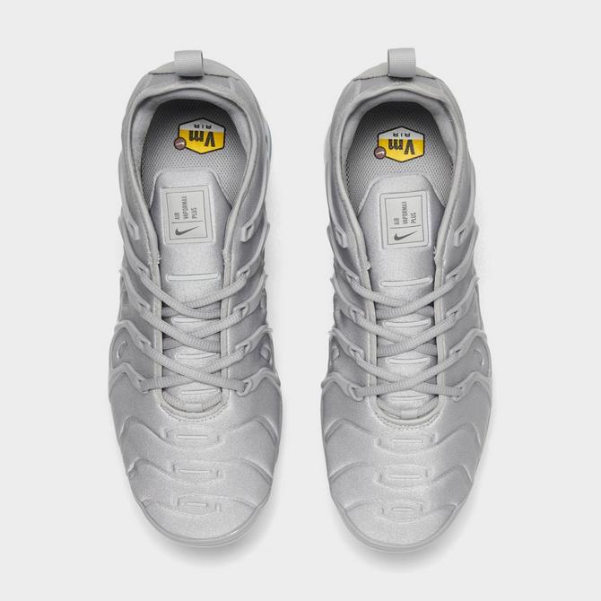 Air max vapormax plus silver best sale