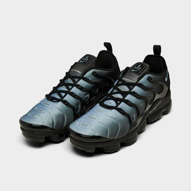 Vapormax plus store black and aluminum