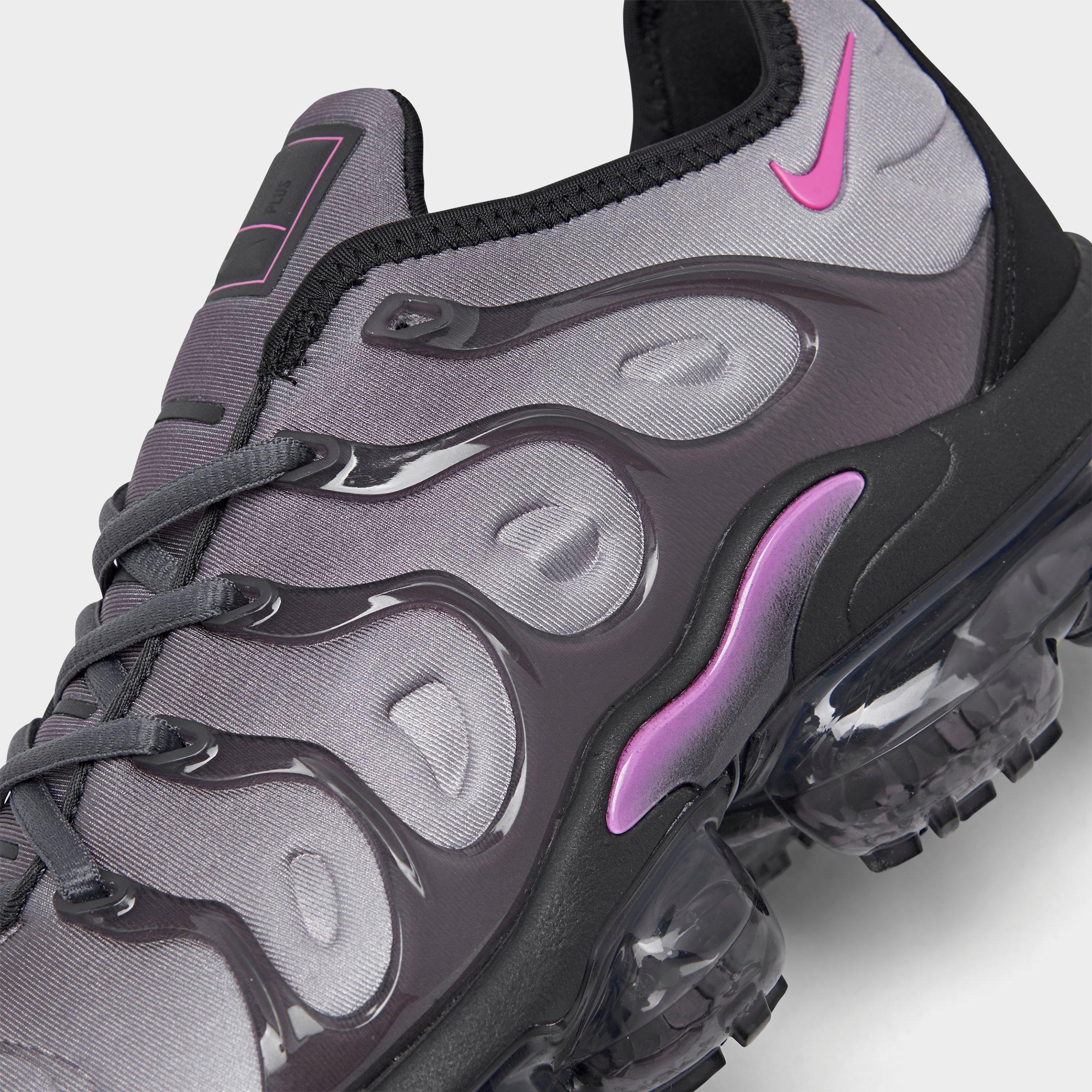nike vapormax plus active fuchsia