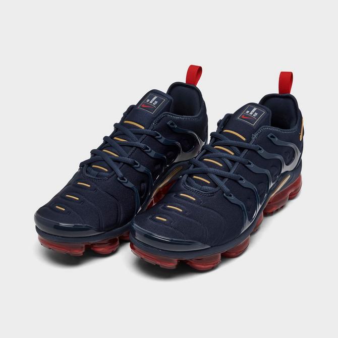 Vapormax plus shops gold and black