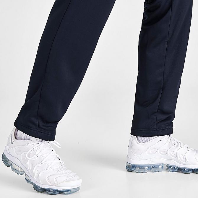 On Model 6 view of Men's Nike Therma Jogger Pants in Obsidian/Black Click to zoom