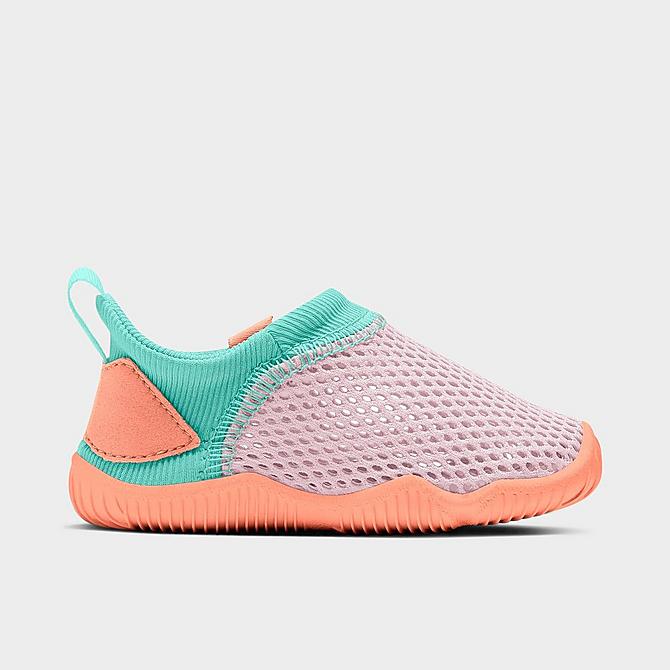 Three Quarter view of Girls' Toddler Nike Aqua Sock 360 Slip-On Casual Shoes in Light Violet/Crimson Bliss/Tropical Twist/Metallic Platinum Click to zoom