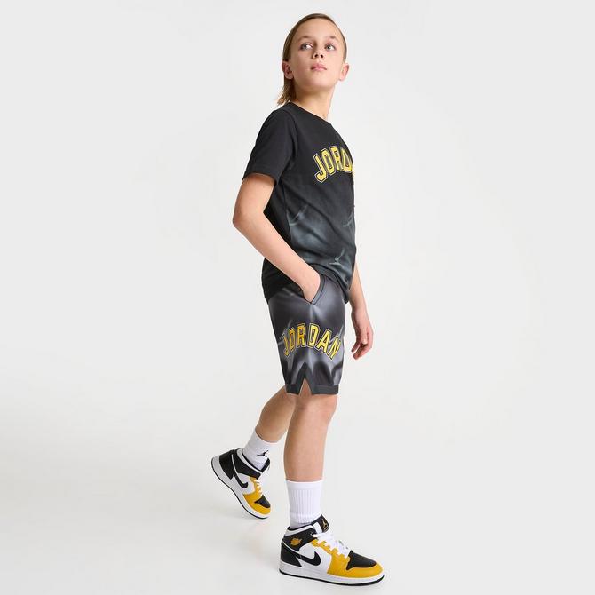 Black and clearance yellow jordan shorts