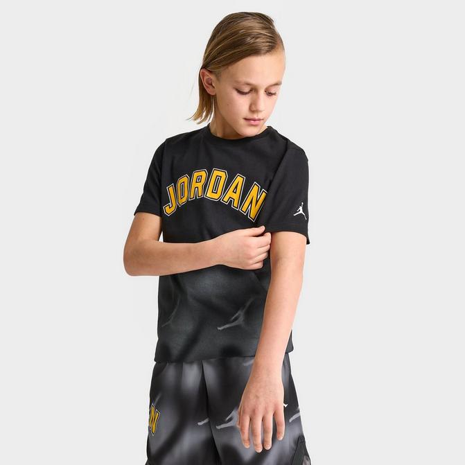 Black yellow jordan store shirt