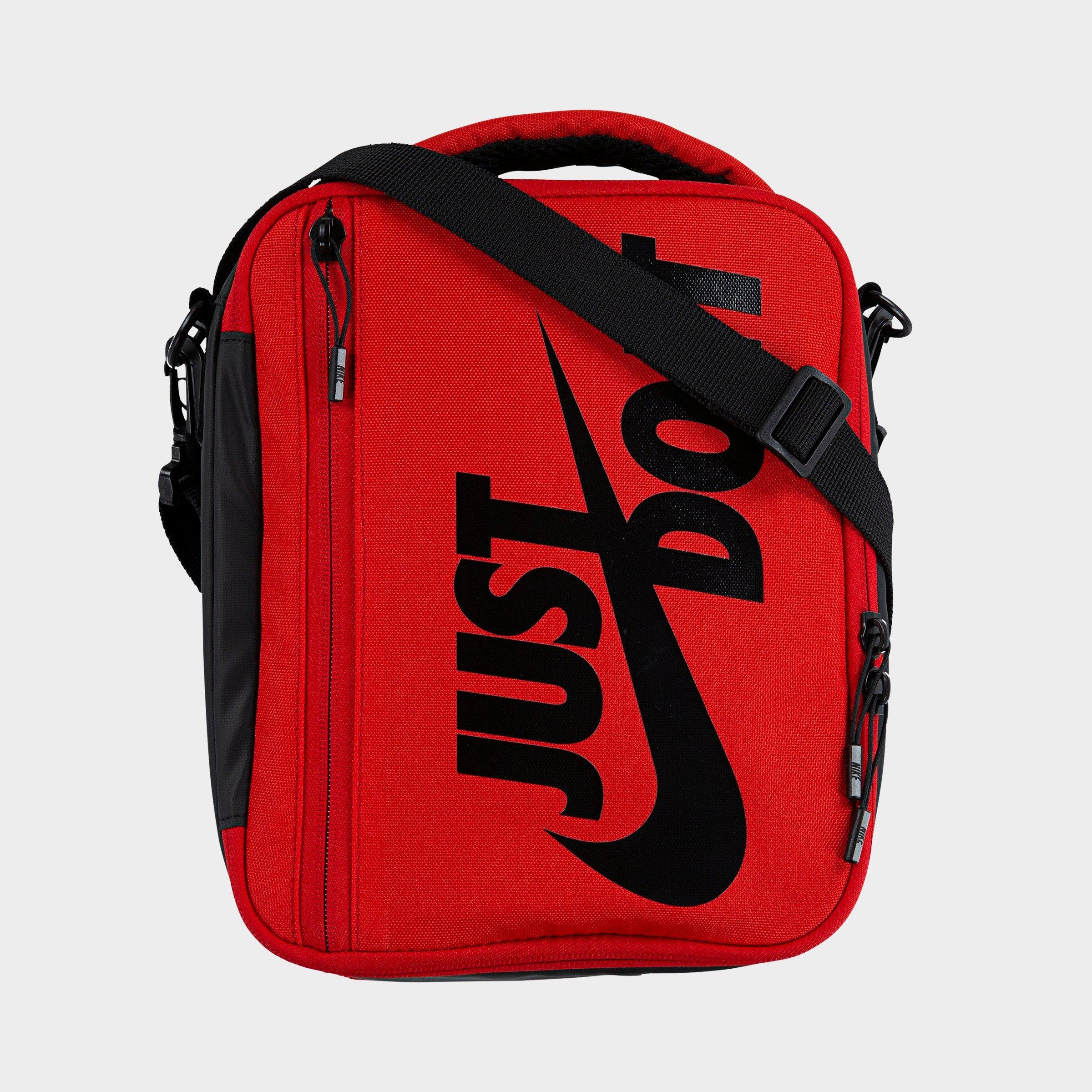 black nike lunch bag