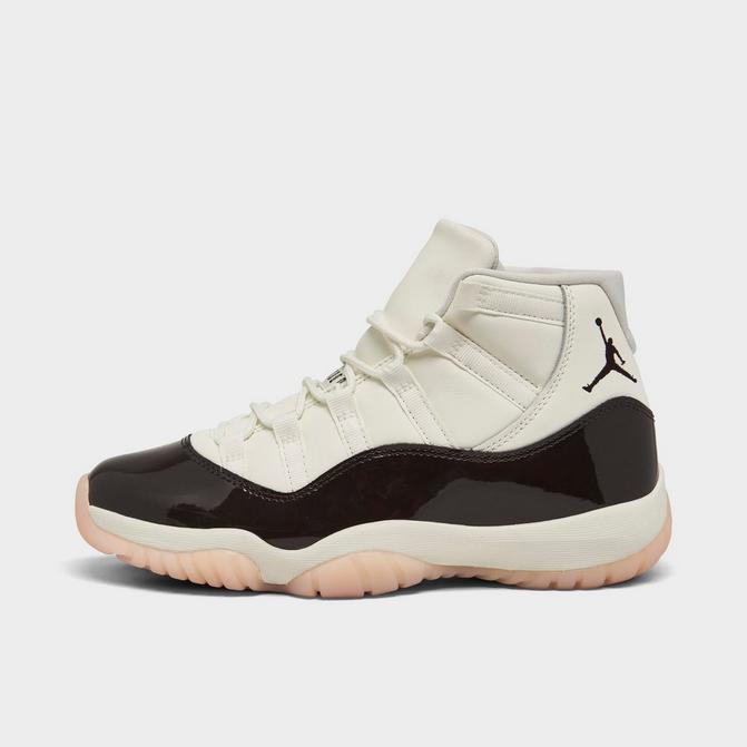 Finish line hot sale jordans womens