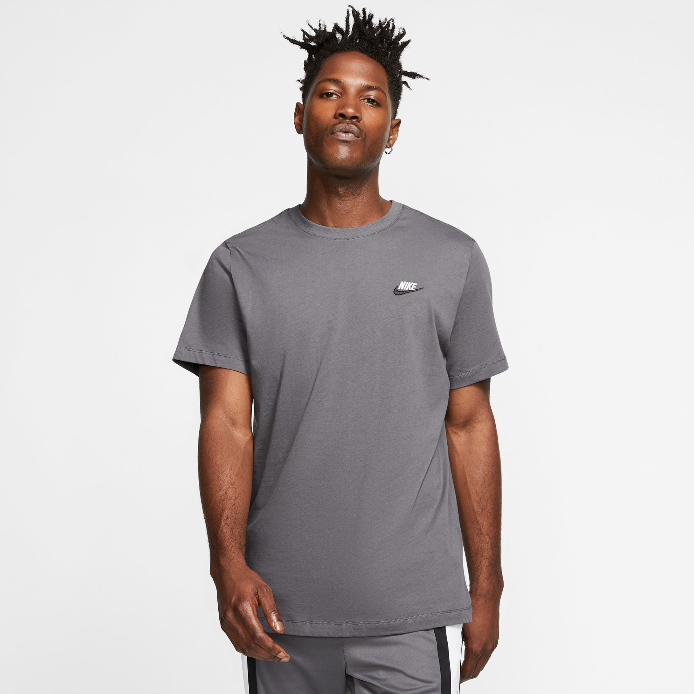 nike sportswear club t shirt