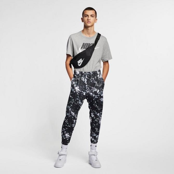 Nike Sportswear Essential omen's Cropped Futura Icon T-Shirt BV6175-100  Size XS White/Black : : Clothing, Shoes & Accessories