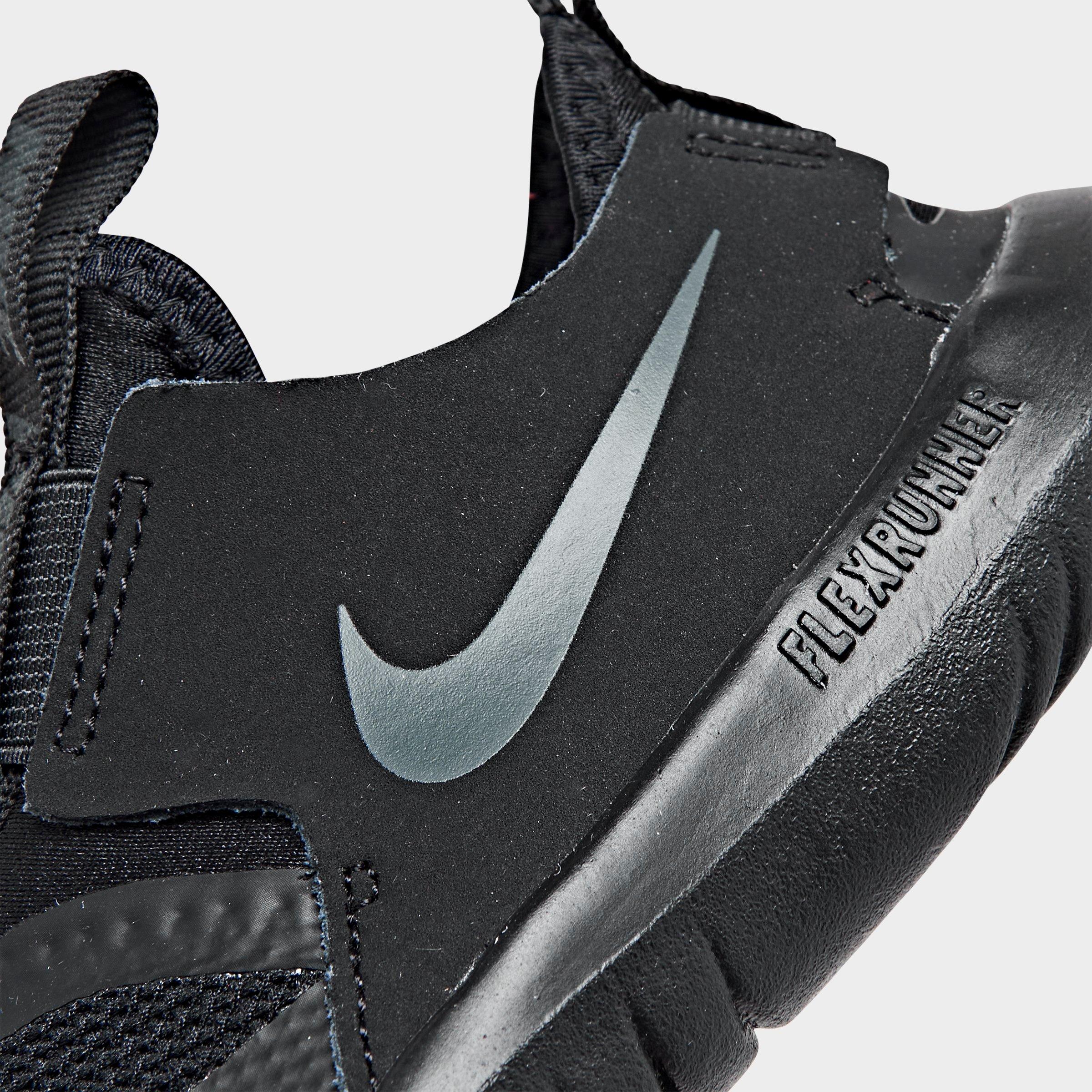 boys black running shoes