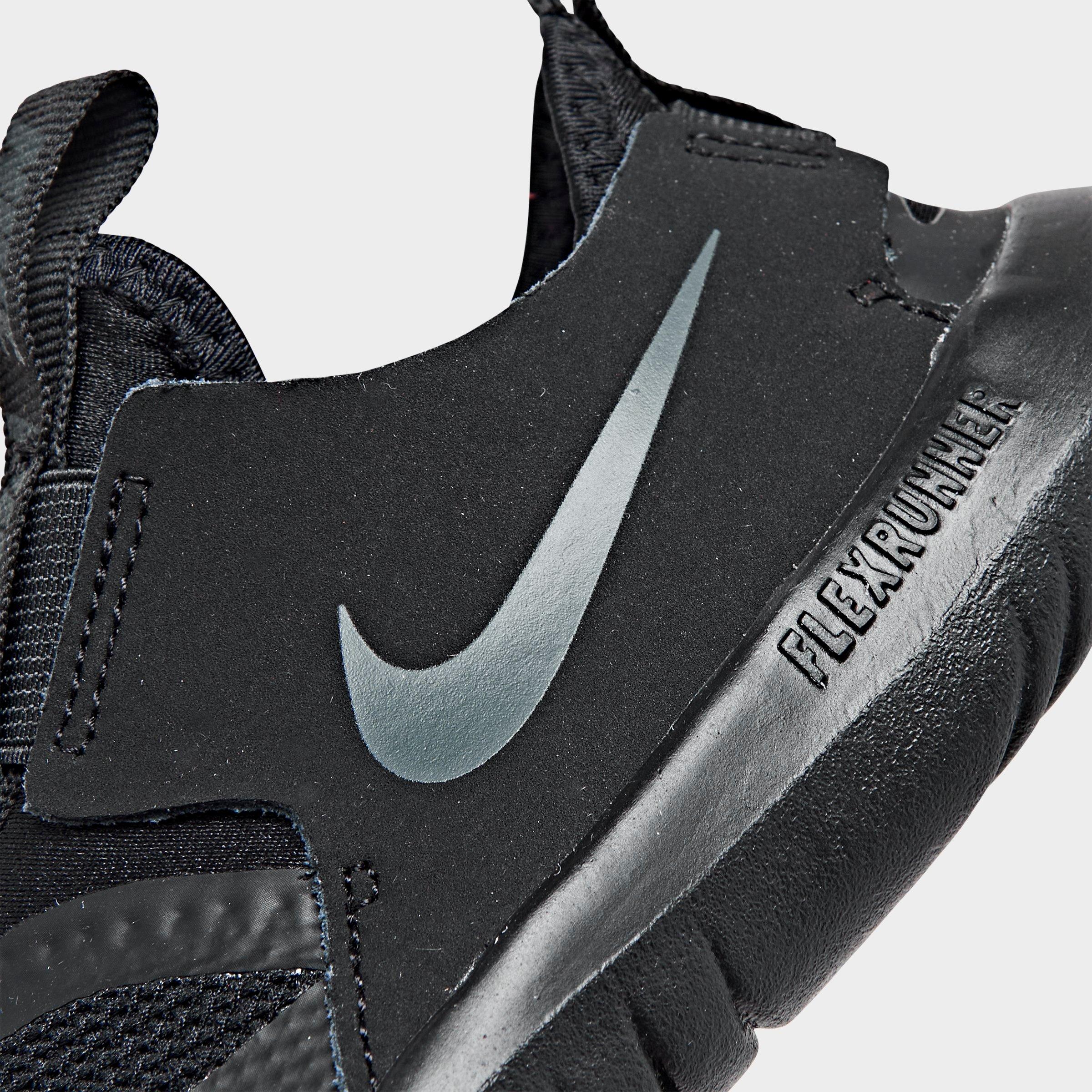 toddler nike black shoes