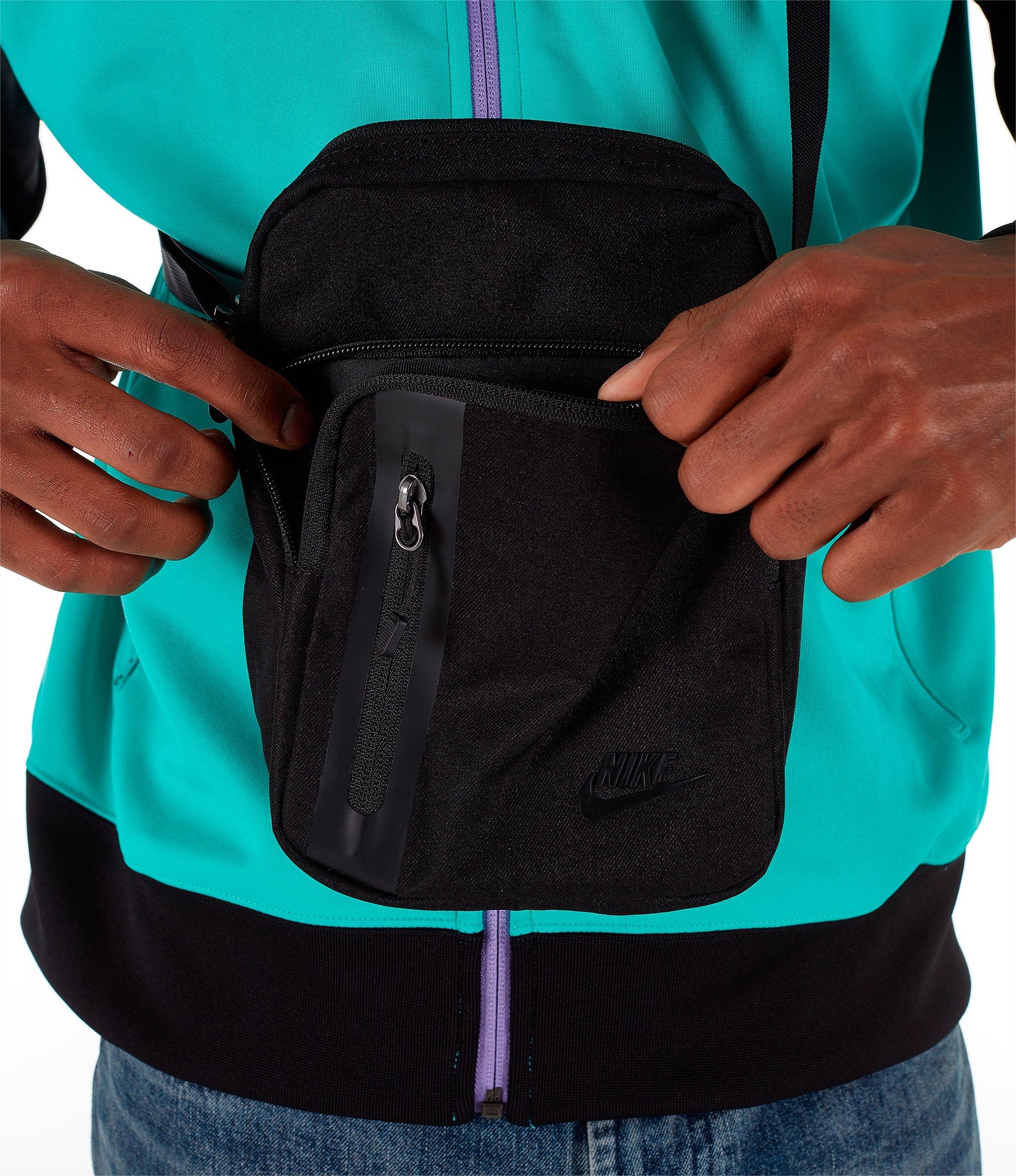 nike core crossbody bag