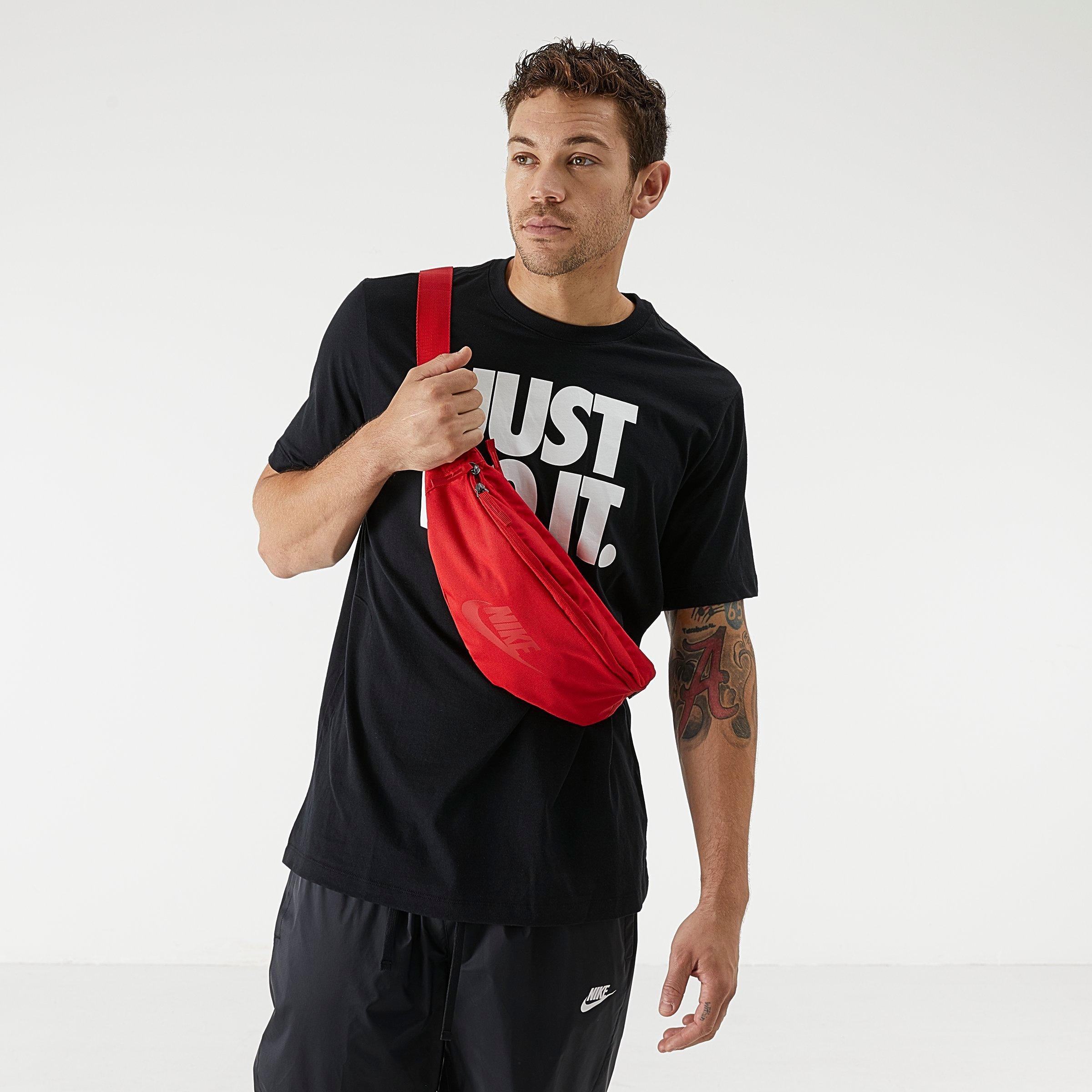 nike sportswear heritage fanny pack