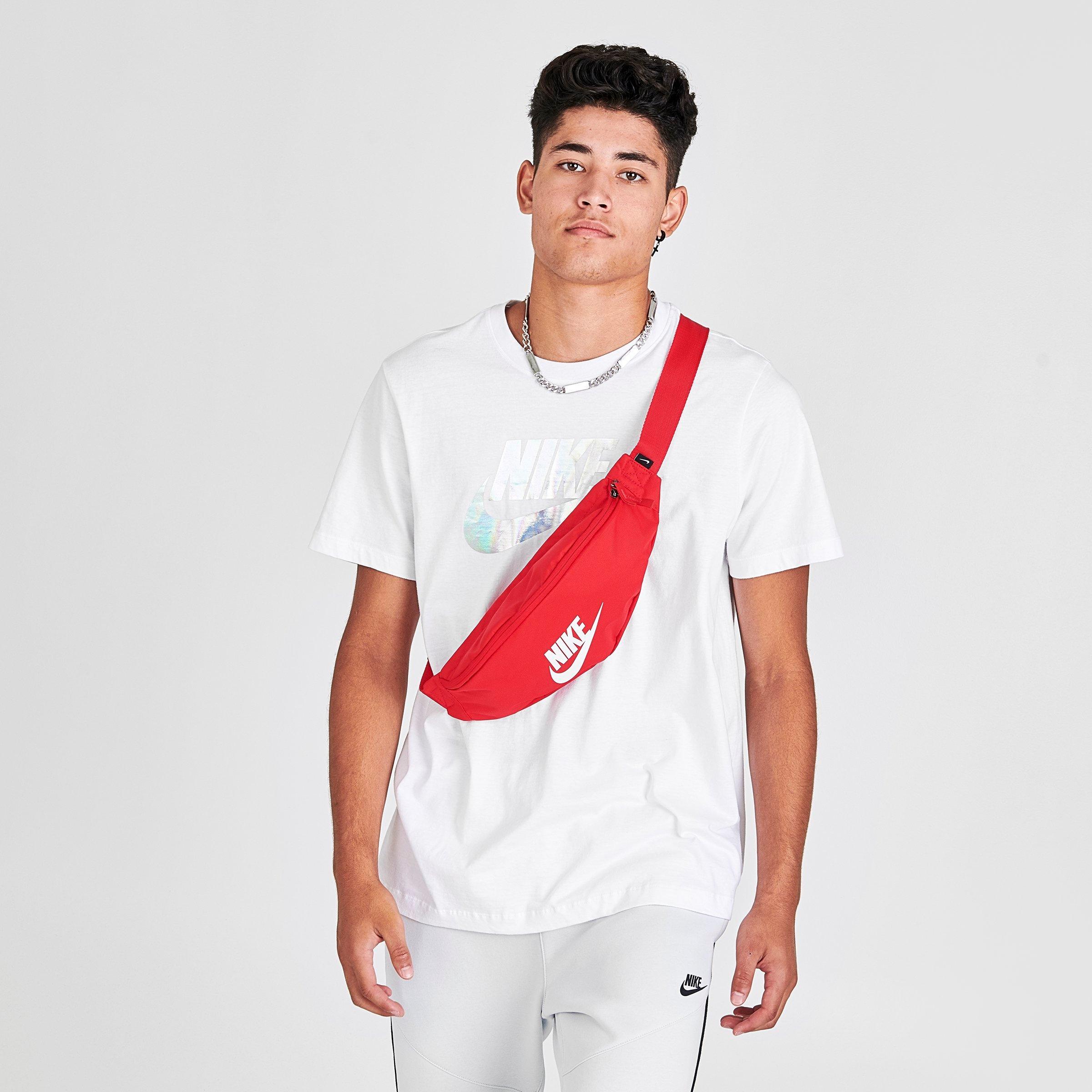 nike heritage graphic hip pack