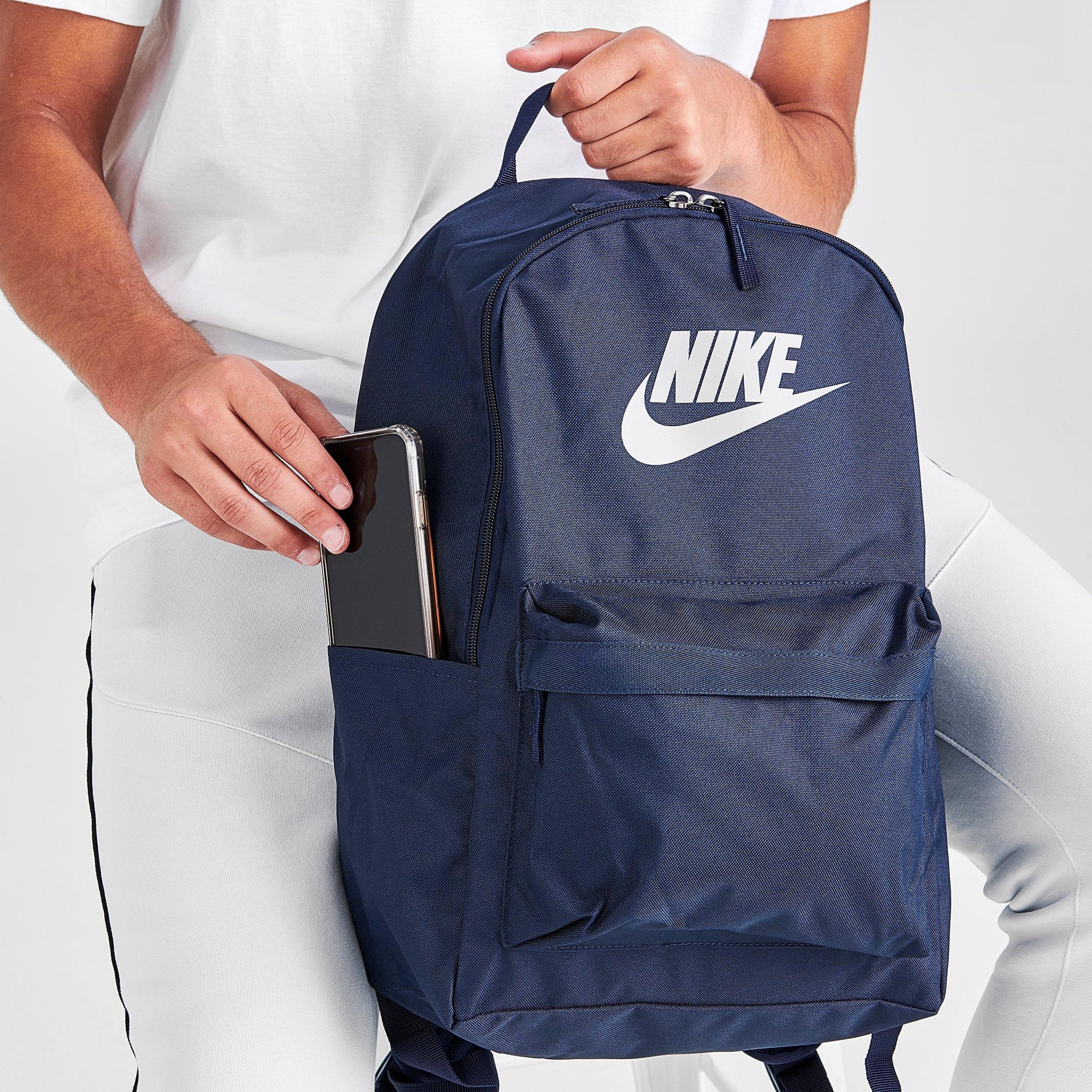 nike heritage backpack 2.0